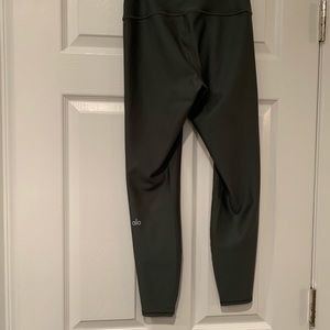 ALO YOGA  small 7/8 high  waist  airlift leggings color anthracite
